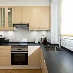 Charming 2br In Trendy Gracia
