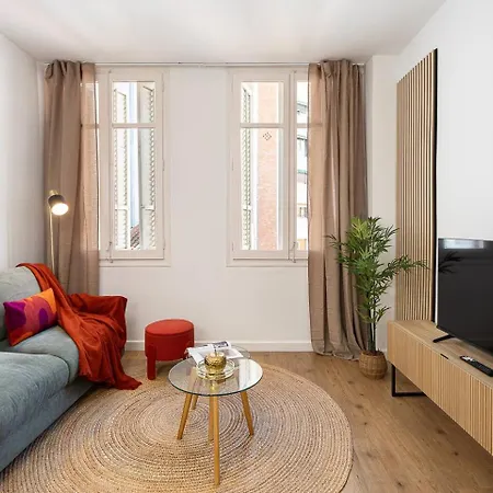 Апартаменты Charming 2br In Trendy Gracia *