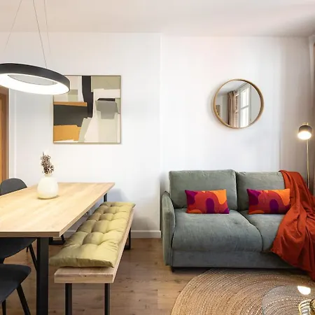 Апартаменты Charming 2br In Trendy Gracia *