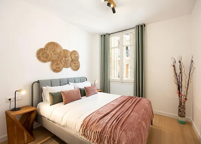 Charming 2br In Trendy Gracia